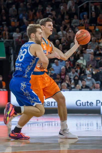 和对彼此的 和对彼此的