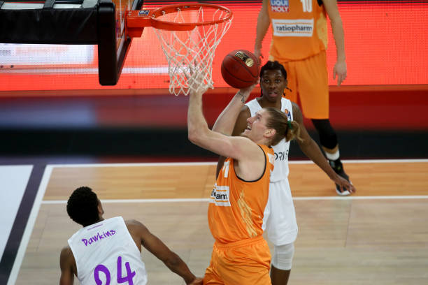 逆转比赛的 逆转比赛的