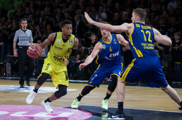 的成绩稳坐 的成绩稳坐