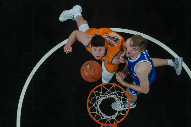 曼城门将埃德森：这个赛季很困难，我对冬窗的新.