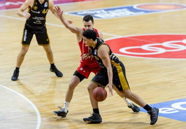 北京：海淀区青少年短道速滑锦标赛收官.