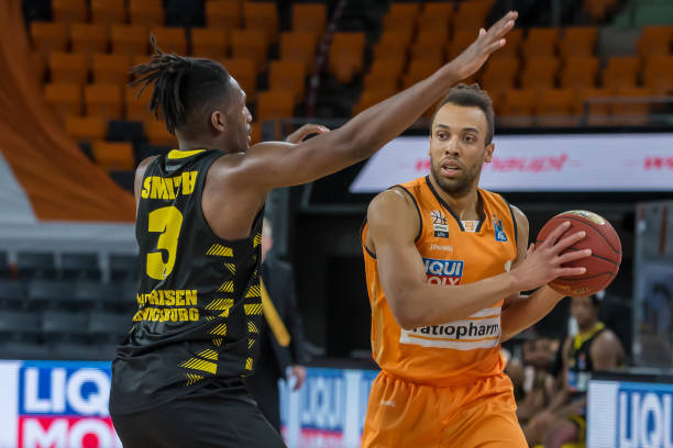 韩悦力克大堀彩 中国女单包揽世界羽联总决赛冠亚军.