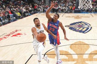 世体：塞瓦略斯观看皇马B队和贝蒂斯B队比赛，并与后者交流