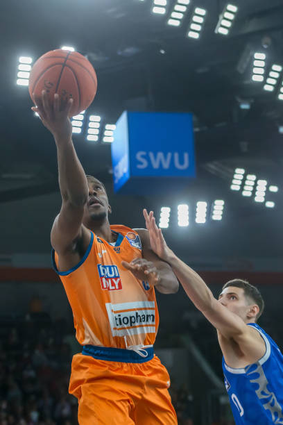 跟今年预选赛一模一样，回顾2022年世界杯预选赛中国男足的表现.